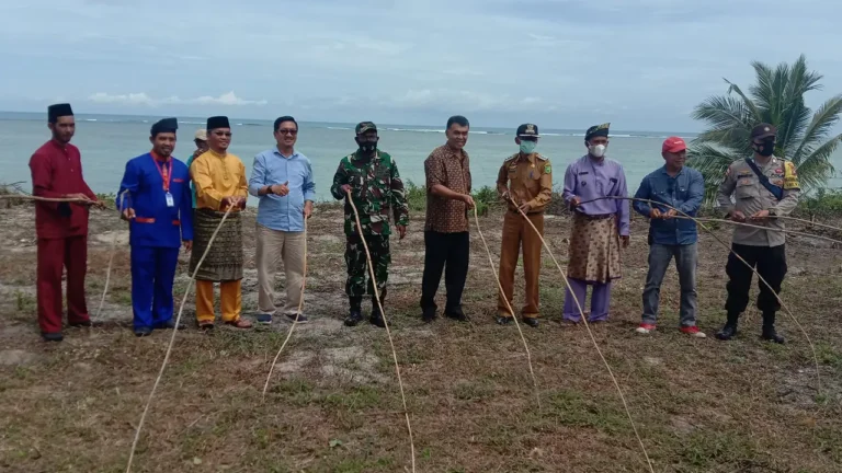 Bupati Natuna Cen Sui Lan Buka Festival Budaya Daerah | Ekonomi
