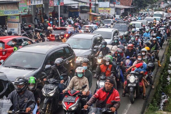kendaraan menuju puncak
