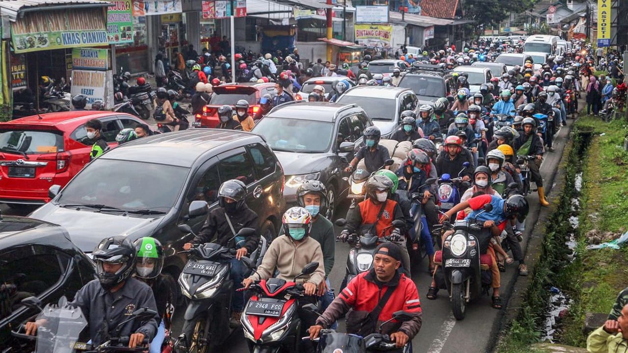 kendaraan menuju puncak