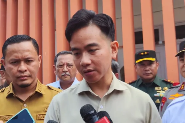 Gibran Tanggapi Usulan Berkantor di IKN Gibran Tanggapi Usulan Berkantor di IKN