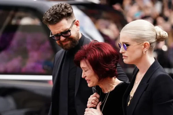 Pemakaman Ozzy Osbourne Keluarga dan Penggemar Beri Salam Perpisahan