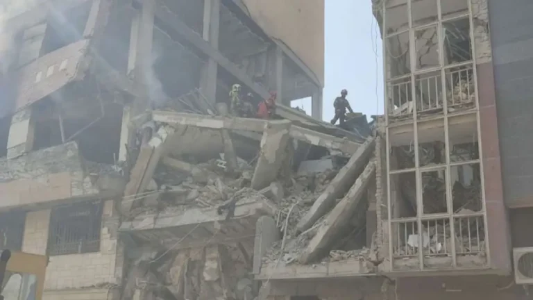 Warga RI Desak Kutukan Serangan Israel ke Iran di Kedubes | Nasional