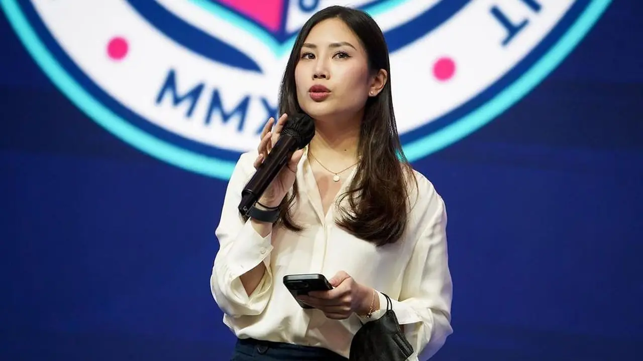 Angela Tanoesoedibjo Berinteraksi dengan Warga Lombok Utara | Nasional