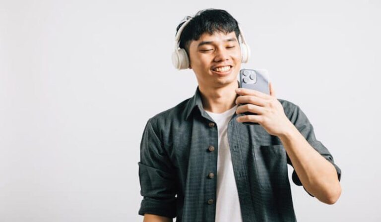 Lirik Bulan Purnama: Makna dan Keindahan Cinta dalam Musik