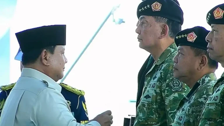 Agus Sutomo Terima Jenderal Kehormatan dari Prabowo, Eks Danpaspampres | Nasional