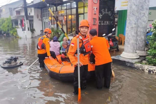 Hujan Lebat di Kota Bekasi, Enam Wilayah Terkena Banjir | bmkg