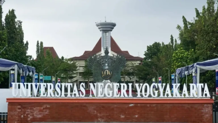 UNY Respons Viral, Calon Wisudawan Diminta Santai soal Ijazah