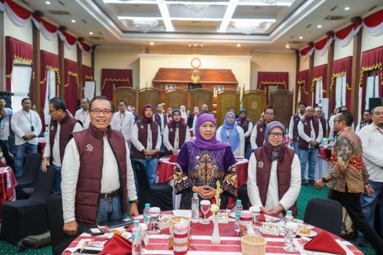 Khofifah Ajak OJK Tingkatkan Literasi dan Akses Keuangan Desa