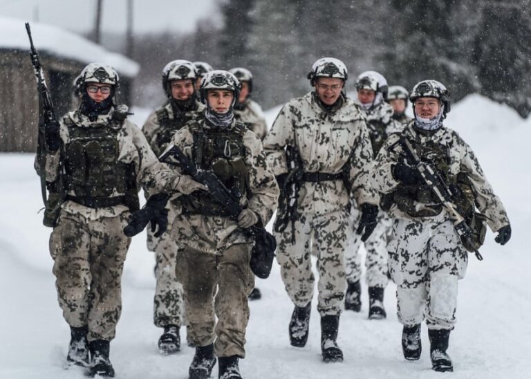 Siapa yang Lebih Butuh Greenland, AS atau Rusia?