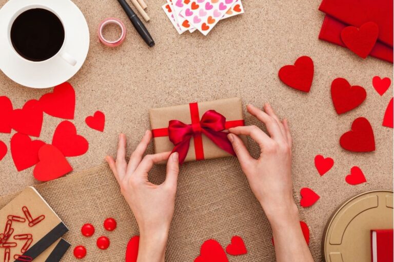 Hadiah Valentine Bermakna: 5 Rekomendasi untuk Tersayang