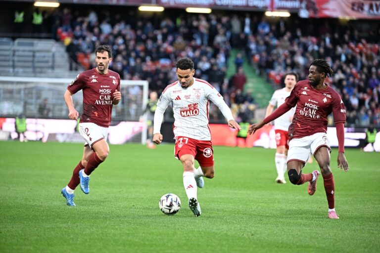 Brest Raih Kemenangan 1-0 atas Metz dengan 10 Pemain di Kandang