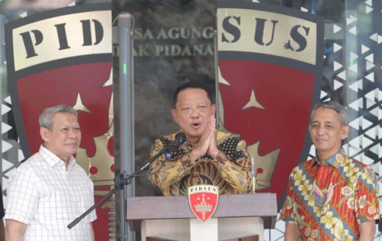 PAN dan PDIP Minta Hukuman Mati untuk Febrie, Gerindra Desak Ganti Rugi