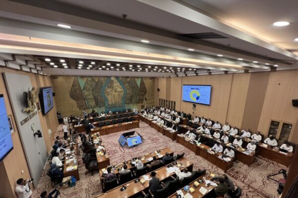 [original_title]